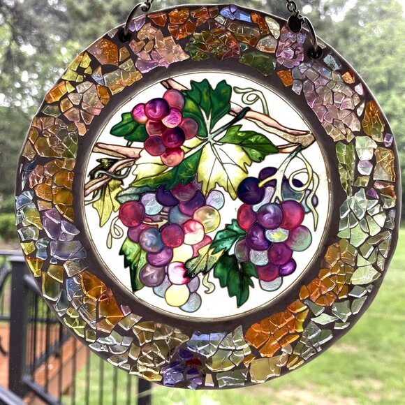 Amia Hanging Stained Glass Suncatcher Multicolor Grapevine Handpainted Round 7" - Picture 1 of 5